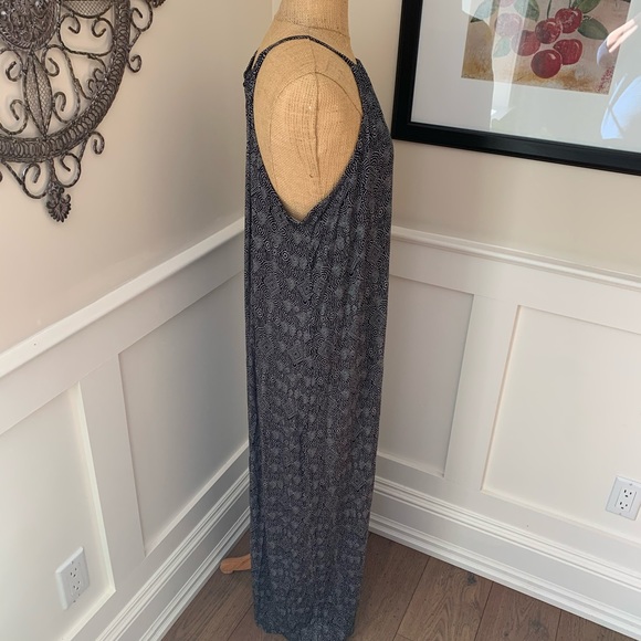 Plus size maxi dress - Picture 5 of 10